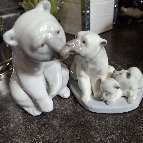 Set of 2 Lladro Polar Bears. About 5" Tall - Picture 5 of 13
